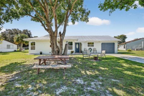 Casa en venta en Port St. Lucie, Florida, 3 dormitorios, 119.66 m2 № 1967102 - foto 1