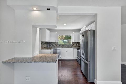 Casa en venta en Port St. Lucie, Florida, 3 dormitorios, 119.66 m2 № 1967102 - foto 15