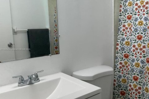 Снять в аренду виллу или дом в Вест-Парк, Флорида 2 спальни, 344.95м2, № 1814390 - фото 3