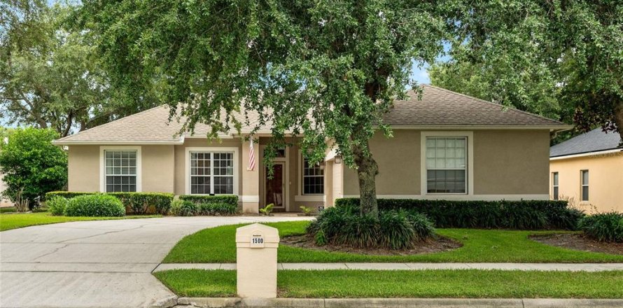 House in Apopka, Florida 3 bedrooms, 185.06 sq.m. № 2109738