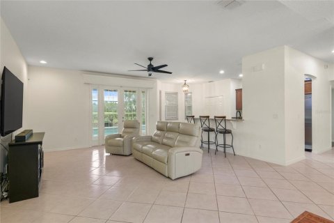 House in Apopka, Florida 3 bedrooms, 185.06 sq.m. № 2109738 - photo 10