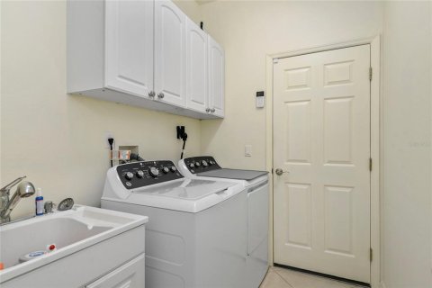 House in Apopka, Florida 3 bedrooms, 185.06 sq.m. № 2109738 - photo 28
