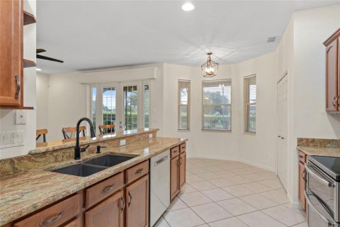 House in Apopka, Florida 3 bedrooms, 185.06 sq.m. № 2109738 - photo 16