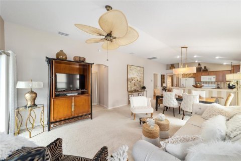 House in The Villages, Florida 3 bedrooms, 126.07 sq.m. № 1837899 - photo 16