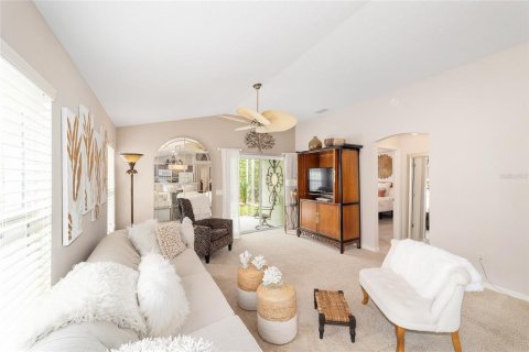 House in The Villages, Florida 3 bedrooms, 126.07 sq.m. № 1837899 - photo 14