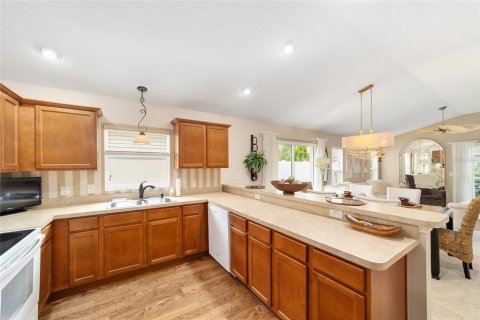 House in The Villages, Florida 3 bedrooms, 126.07 sq.m. № 1837899 - photo 23