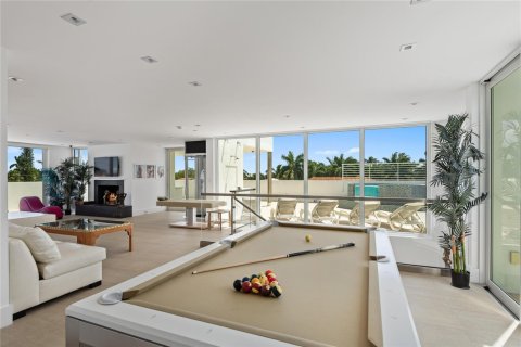 House in Fort Lauderdale, Florida 6 bedrooms, 723.52 sq.m. № 2246619 - photo 26