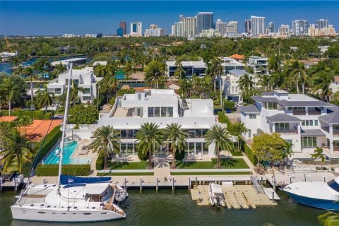 House in Fort Lauderdale, Florida 6 bedrooms, 723.52 sq.m. № 2246619 - photo 2