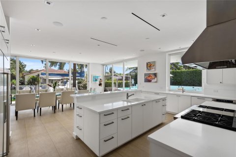 House in Fort Lauderdale, Florida 6 bedrooms, 723.52 sq.m. № 2246619 - photo 15