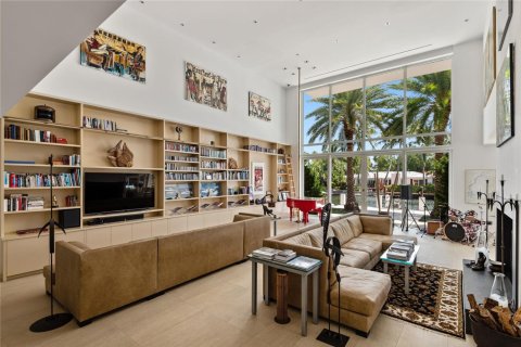 House in Fort Lauderdale, Florida 6 bedrooms, 723.52 sq.m. № 2246619 - photo 10