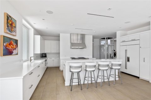 House in Fort Lauderdale, Florida 6 bedrooms, 723.52 sq.m. № 2246619 - photo 13