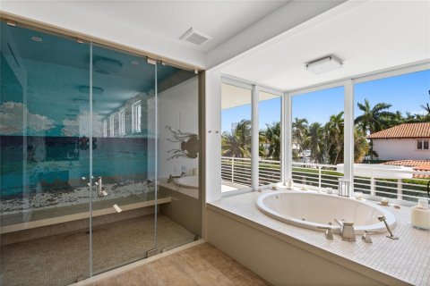 House in Fort Lauderdale, Florida 6 bedrooms, 723.52 sq.m. № 2246619 - photo 21