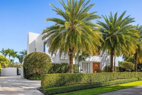 House in Fort Lauderdale, Florida 6 bedrooms, 723.52 sq.m. № 2246619 - photo 4