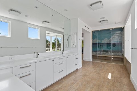 House in Fort Lauderdale, Florida 6 bedrooms, 723.52 sq.m. № 2246619 - photo 20