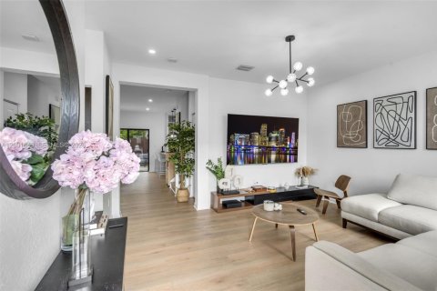 Купить таунхаус в Майами, Флорида 3 спальни, 137.96м2, № 2067684 - фото 3