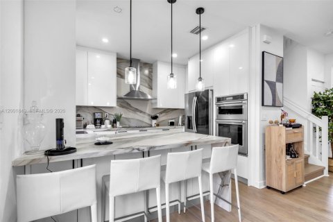 Купить таунхаус в Майами, Флорида 3 спальни, 137.96м2, № 2067684 - фото 9