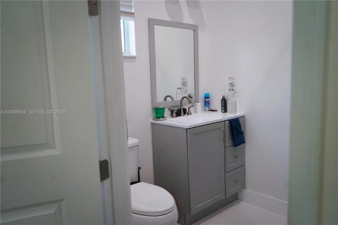 Купить виллу или дом в Уэстлейк, Флорида 6 спален, 374.77м2, № 2075695 - фото 17