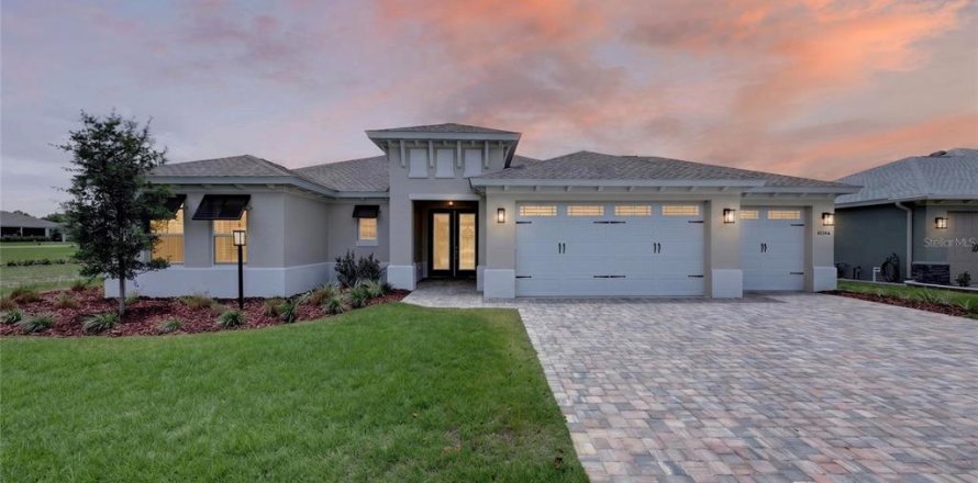 House in Ocala, Florida 3 bedrooms, 262.73 sq.m. № 2211546