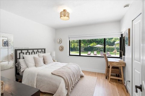 House in Miami, Florida 3 bedrooms, 147.81 sq.m. № 2339874 - photo 26