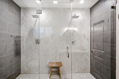 House in Miami, Florida 3 bedrooms, 147.81 sq.m. № 2339874 - photo 29