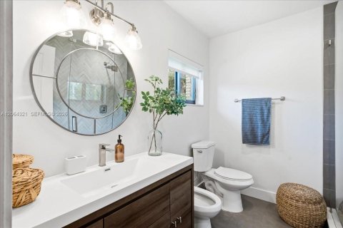 House in Miami, Florida 3 bedrooms, 147.81 sq.m. № 2339874 - photo 27