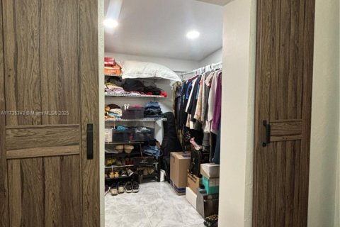Casa en venta en Hialeah, Florida, 3 dormitorios, 123 m2 № 1764840 - foto 6