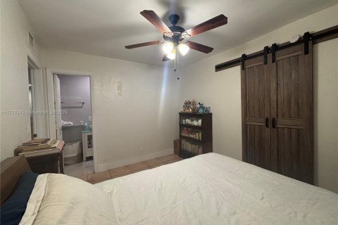Casa en venta en Hialeah, Florida, 3 dormitorios, 123 m2 № 1764840 - foto 8