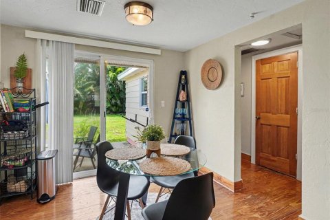 House in Sarasota, Florida 2 bedrooms, 72.65 sq.m. № 2210082 - photo 6
