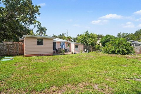 House in Sarasota, Florida 2 bedrooms, 72.65 sq.m. № 2210082 - photo 10