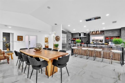 Villa ou maison à vendre à Hollywood, Floride: 3 chambres, 153.1 m2 № 2153489 - photo 15