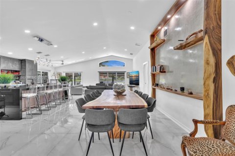 Villa ou maison à vendre à Hollywood, Floride: 3 chambres, 153.1 m2 № 2153489 - photo 10