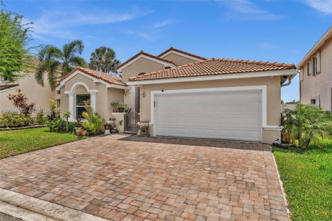 Villa ou maison à vendre à Hollywood, Floride: 3 chambres, 153.1 m2 № 2153489 - photo 4