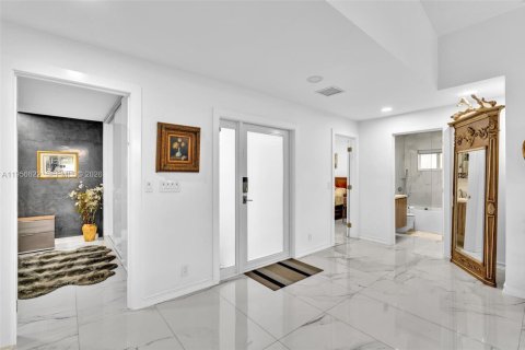 Villa ou maison à vendre à Hollywood, Floride: 3 chambres, 153.1 m2 № 2153489 - photo 28