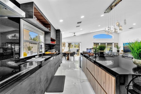 Villa ou maison à vendre à Hollywood, Floride: 3 chambres, 153.1 m2 № 2153489 - photo 7