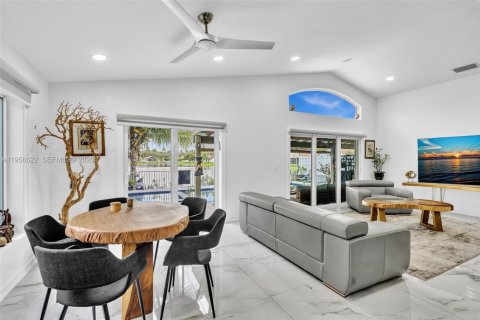 Villa ou maison à vendre à Hollywood, Floride: 3 chambres, 153.1 m2 № 2153489 - photo 23