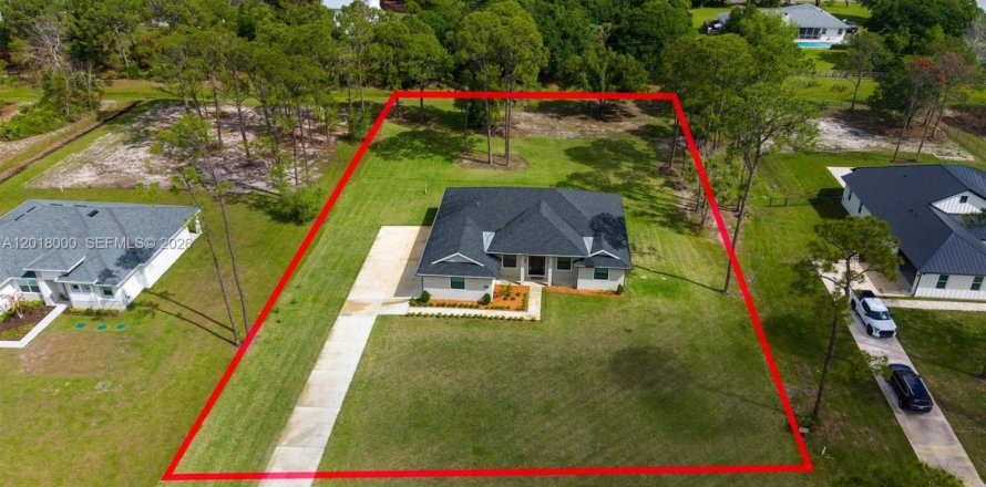 House in St. Lucie, Florida 3 bedrooms, 218.97 sq.m. № 2176451