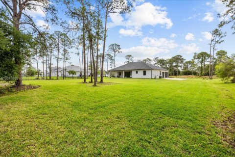 House in St. Lucie, Florida 3 bedrooms, 218.97 sq.m. № 2176451 - photo 4