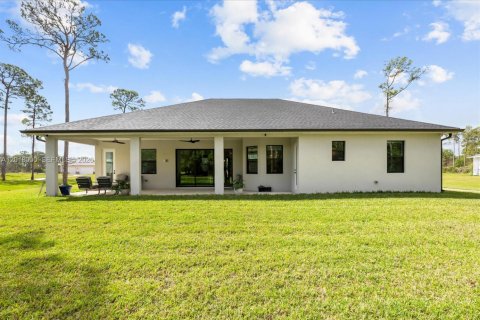 House in St. Lucie, Florida 3 bedrooms, 218.97 sq.m. № 2176451 - photo 6
