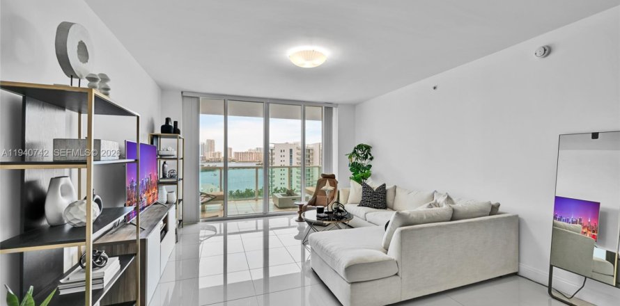 Кондоминиум с 3 спальнями в Авентура, Флорида № 1997989