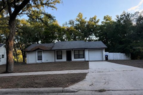 House in Orlando, Florida 3 bedrooms, 88.26 sq.m. № 2234044