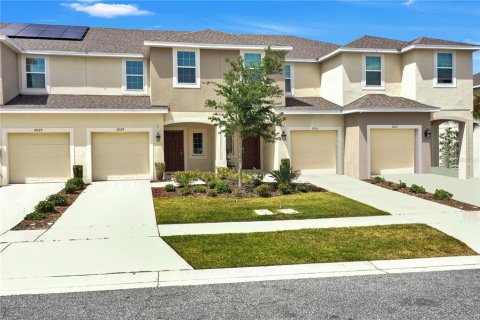 Townhouse in Orlando, Florida 3 bedrooms, 126.25 sq.m. № 1666468 - photo 1
