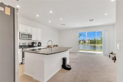 Townhouse in Orlando, Florida 3 bedrooms, 126.25 sq.m. № 1666468 - photo 3