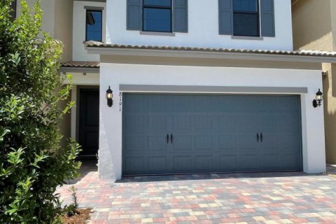 Touwnhouse à vendre à Lake Worth, Floride: 3 chambres, 176.05 m2 № 2077523 - photo 3