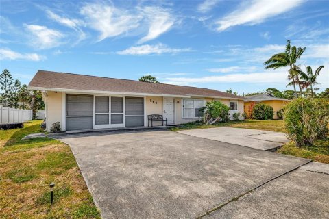 House in Saint Lucie, Florida 3 bedrooms, 132.57 sq.m. № 1649337 - photo 1