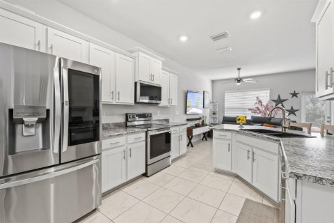 Villa ou maison à vendre à Port St. Lucie, Floride: 5 chambres, 255.85 m2 № 2413052 - photo 3