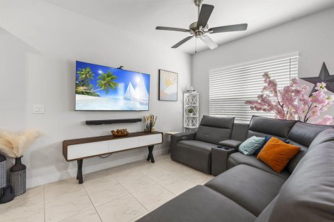 Villa ou maison à vendre à Port St. Lucie, Floride: 5 chambres, 255.85 m2 № 2413052 - photo 21