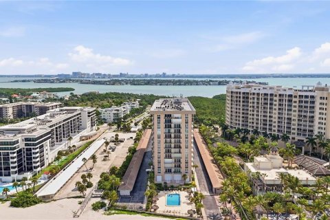 Condo in Sarasota, Florida, 1 bedroom  № 2306525 - photo 2