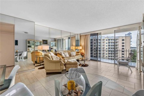 Condo in Sarasota, Florida, 1 bedroom  № 2306525 - photo 8