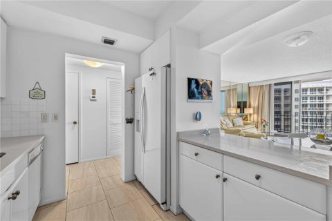 Condo in Sarasota, Florida, 1 bedroom  № 2306525 - photo 15