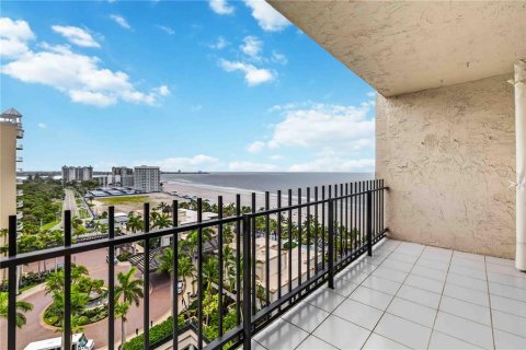 Condo in Sarasota, Florida, 1 bedroom  № 2306525 - photo 24